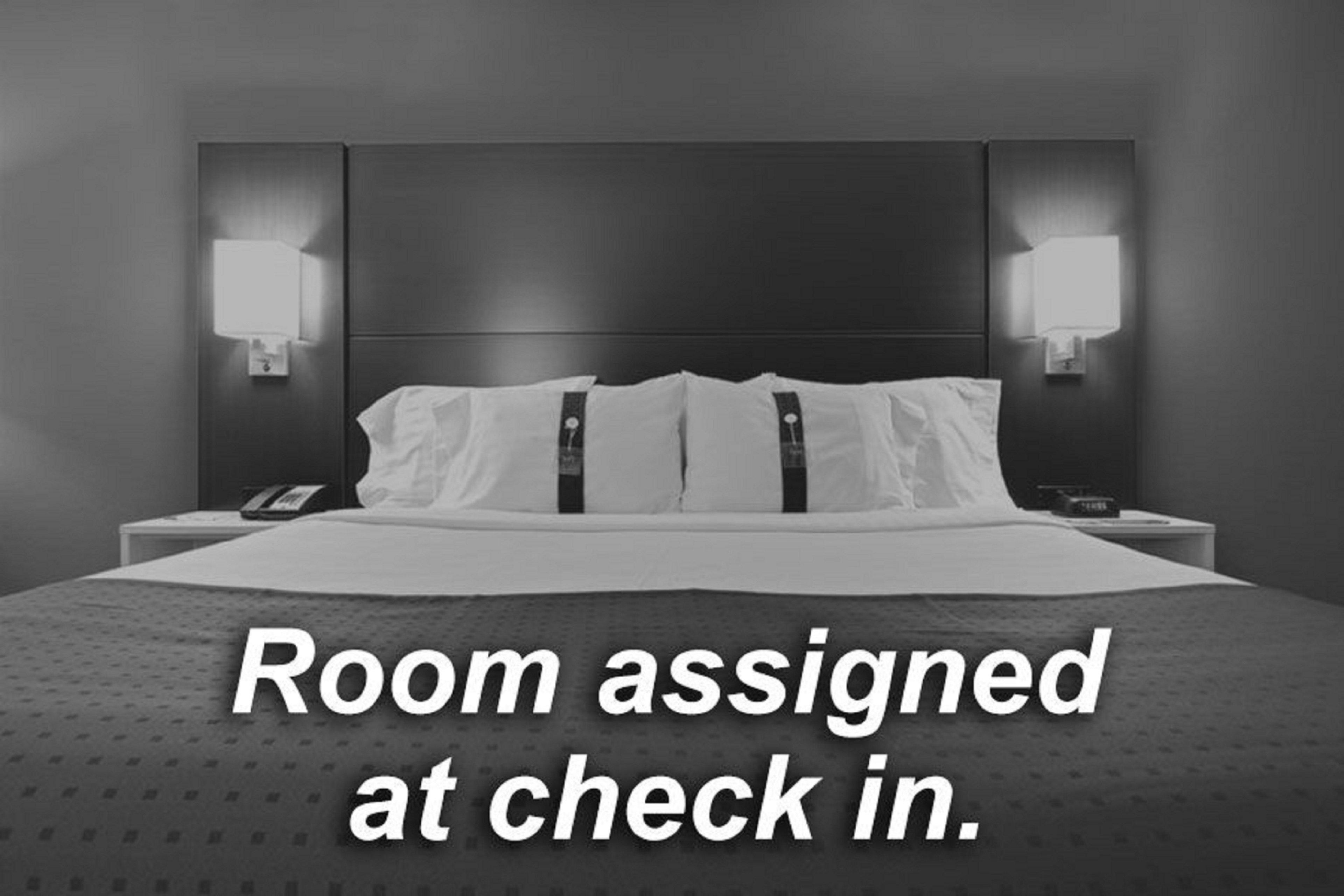 Holiday Inn Express Cedar Rapids - Collins Road By Ihg Buitenkant foto