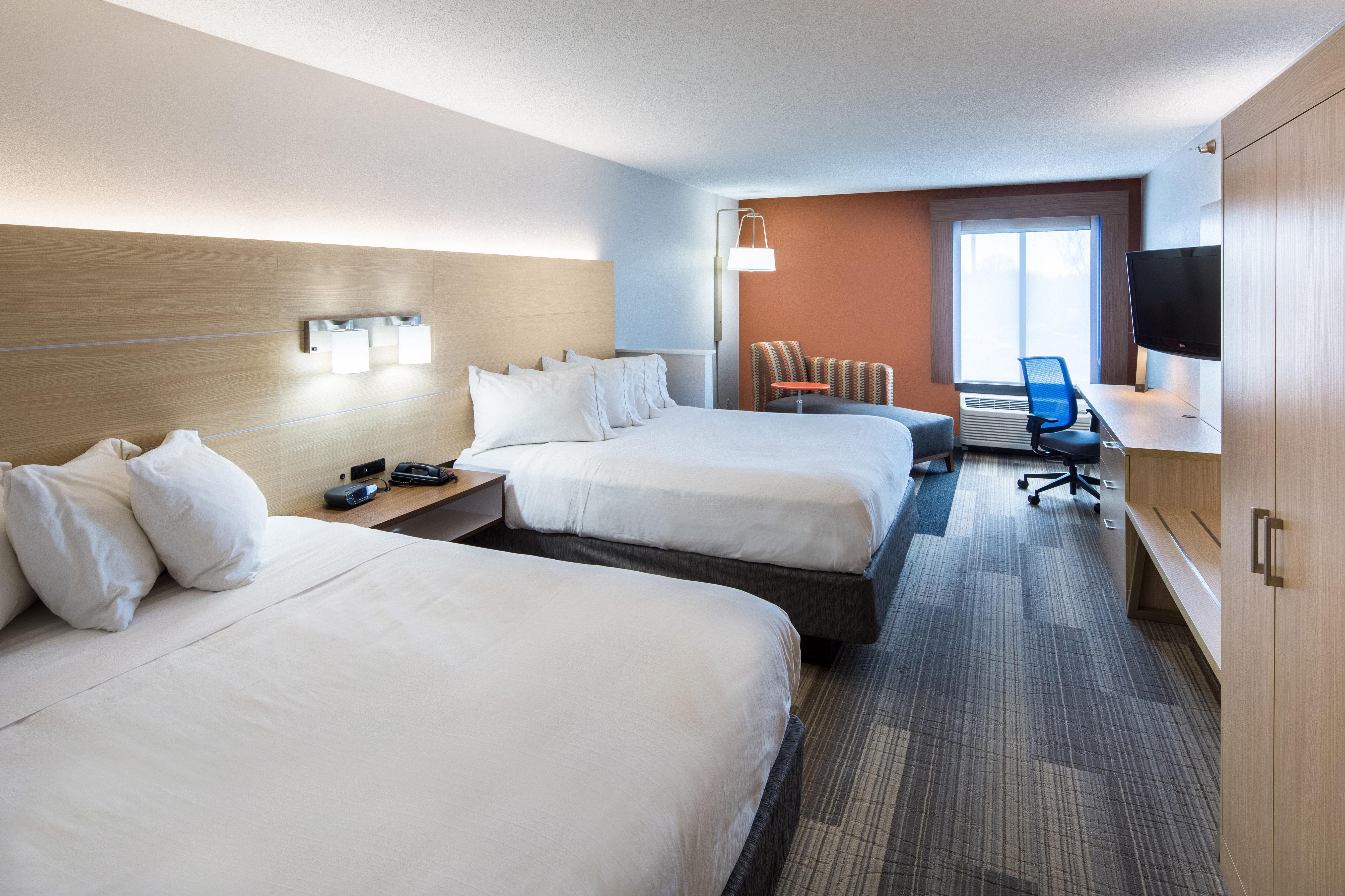 Holiday Inn Express Cedar Rapids - Collins Road By Ihg Buitenkant foto