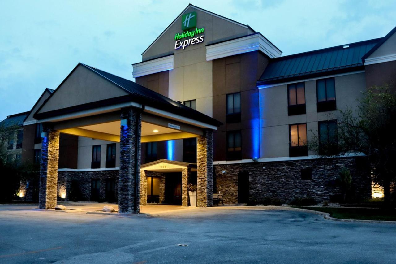 Holiday Inn Express Cedar Rapids - Collins Road By Ihg Buitenkant foto