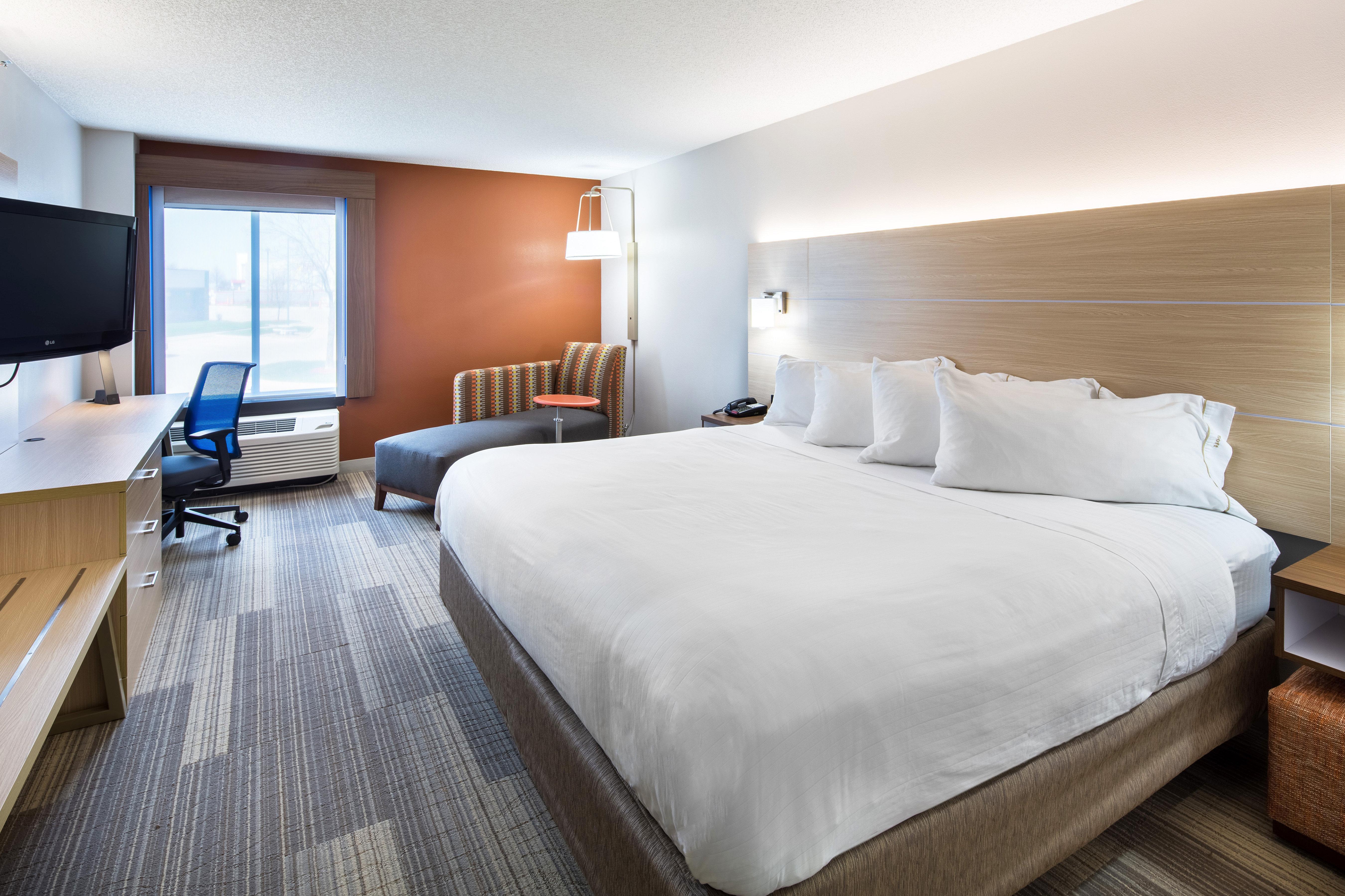 Holiday Inn Express Cedar Rapids - Collins Road By Ihg Buitenkant foto