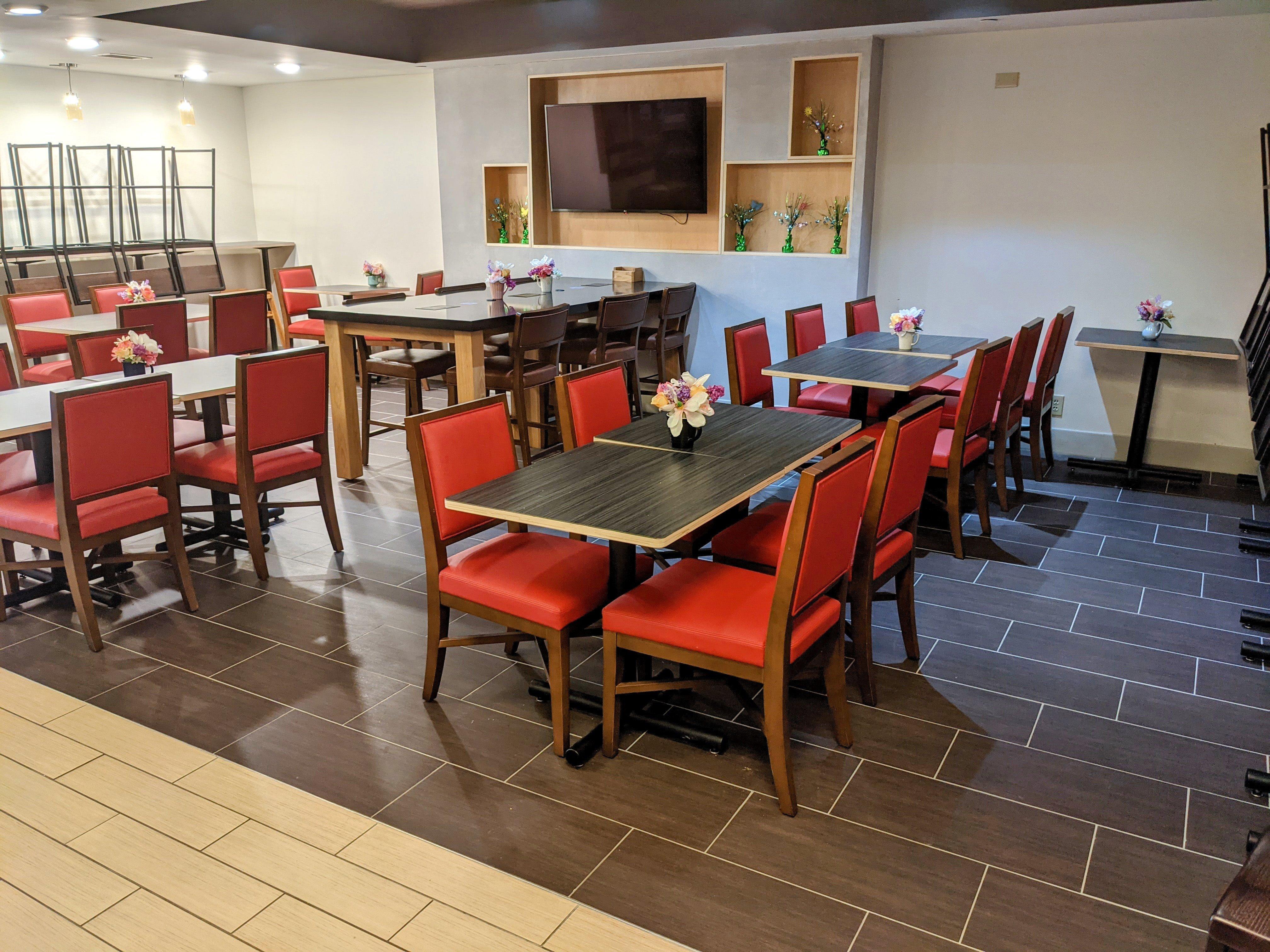 Holiday Inn Express Cedar Rapids - Collins Road By Ihg Buitenkant foto