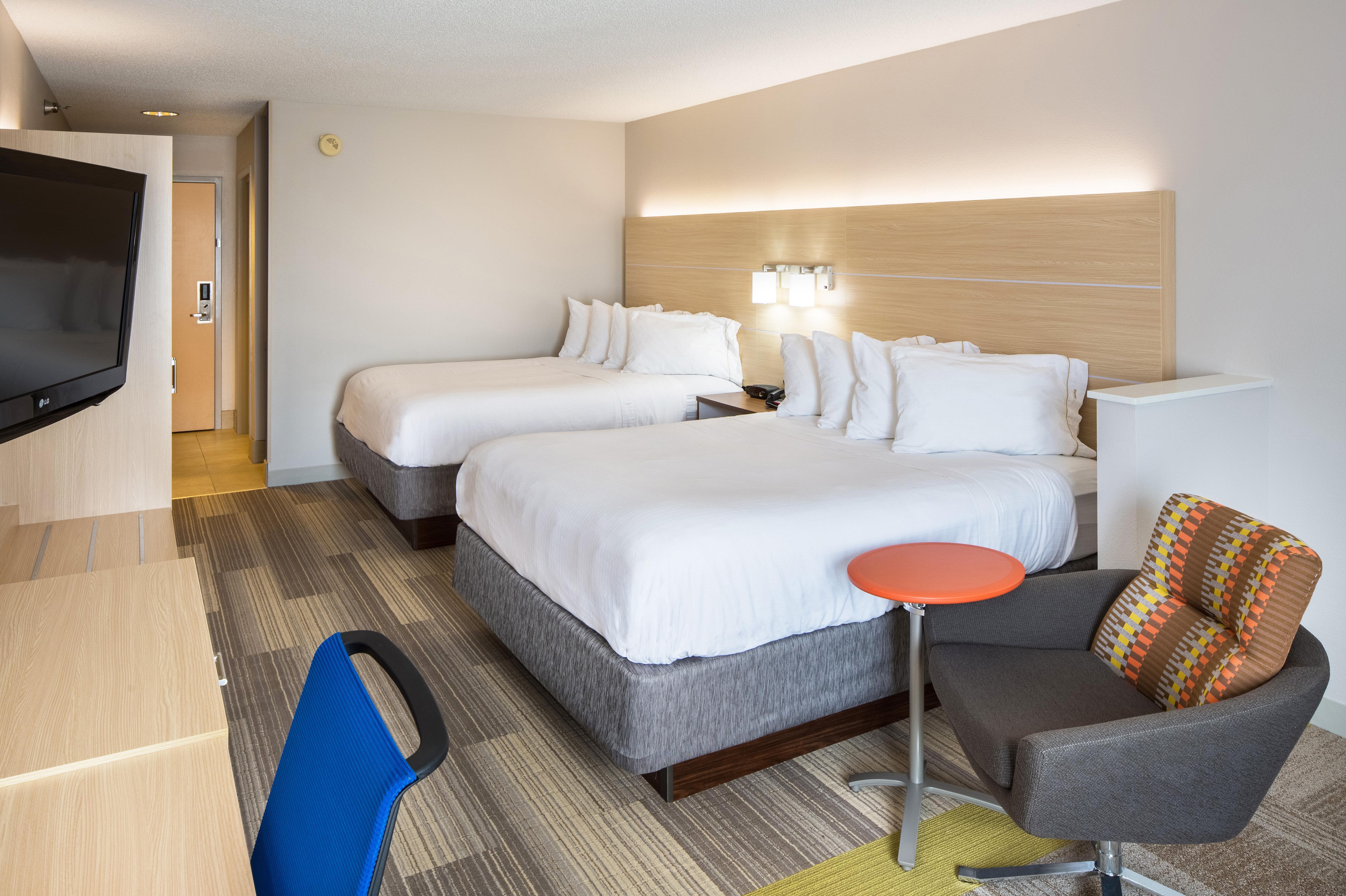 Holiday Inn Express Cedar Rapids - Collins Road By Ihg Buitenkant foto
