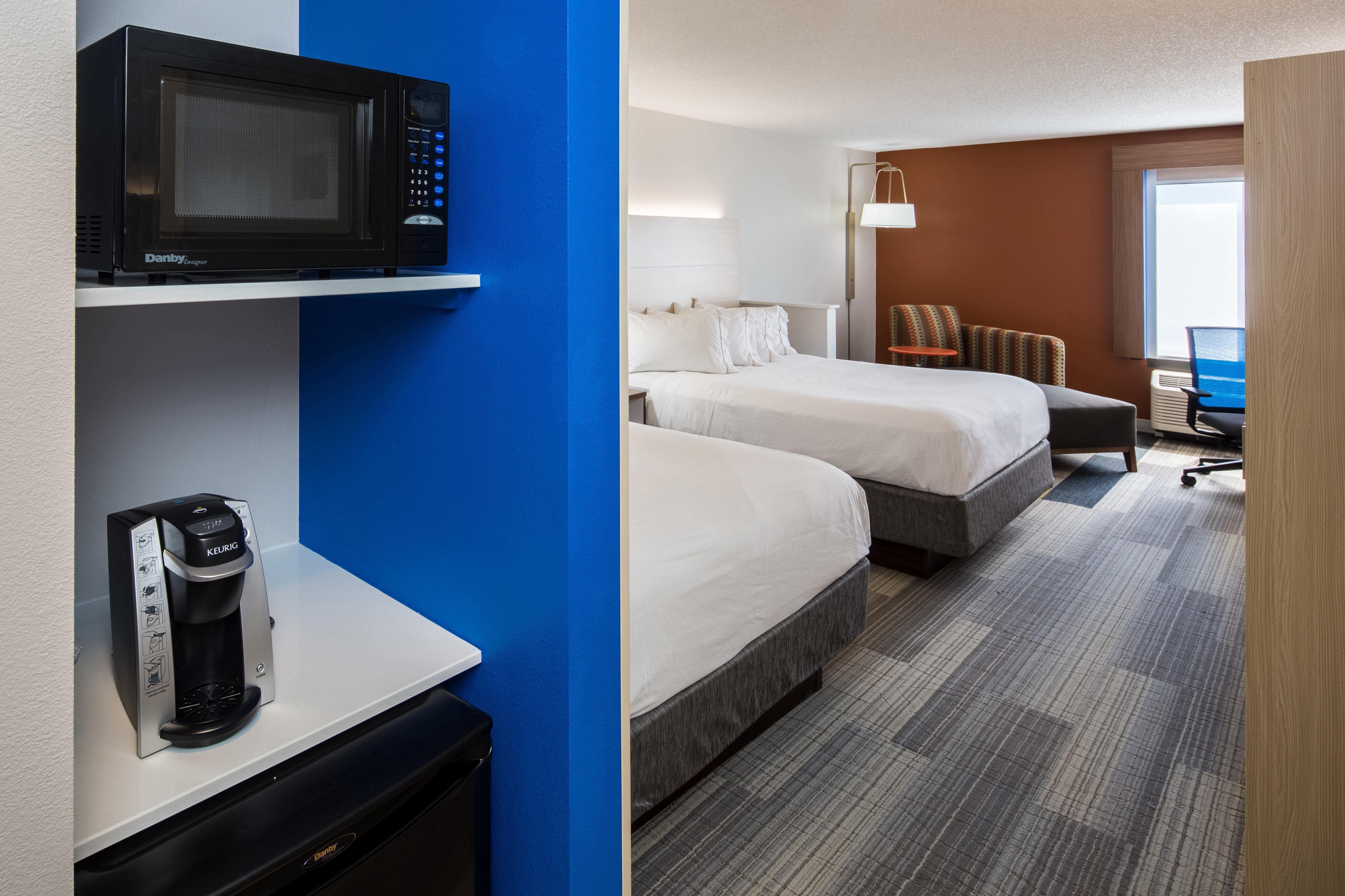 Holiday Inn Express Cedar Rapids - Collins Road By Ihg Buitenkant foto