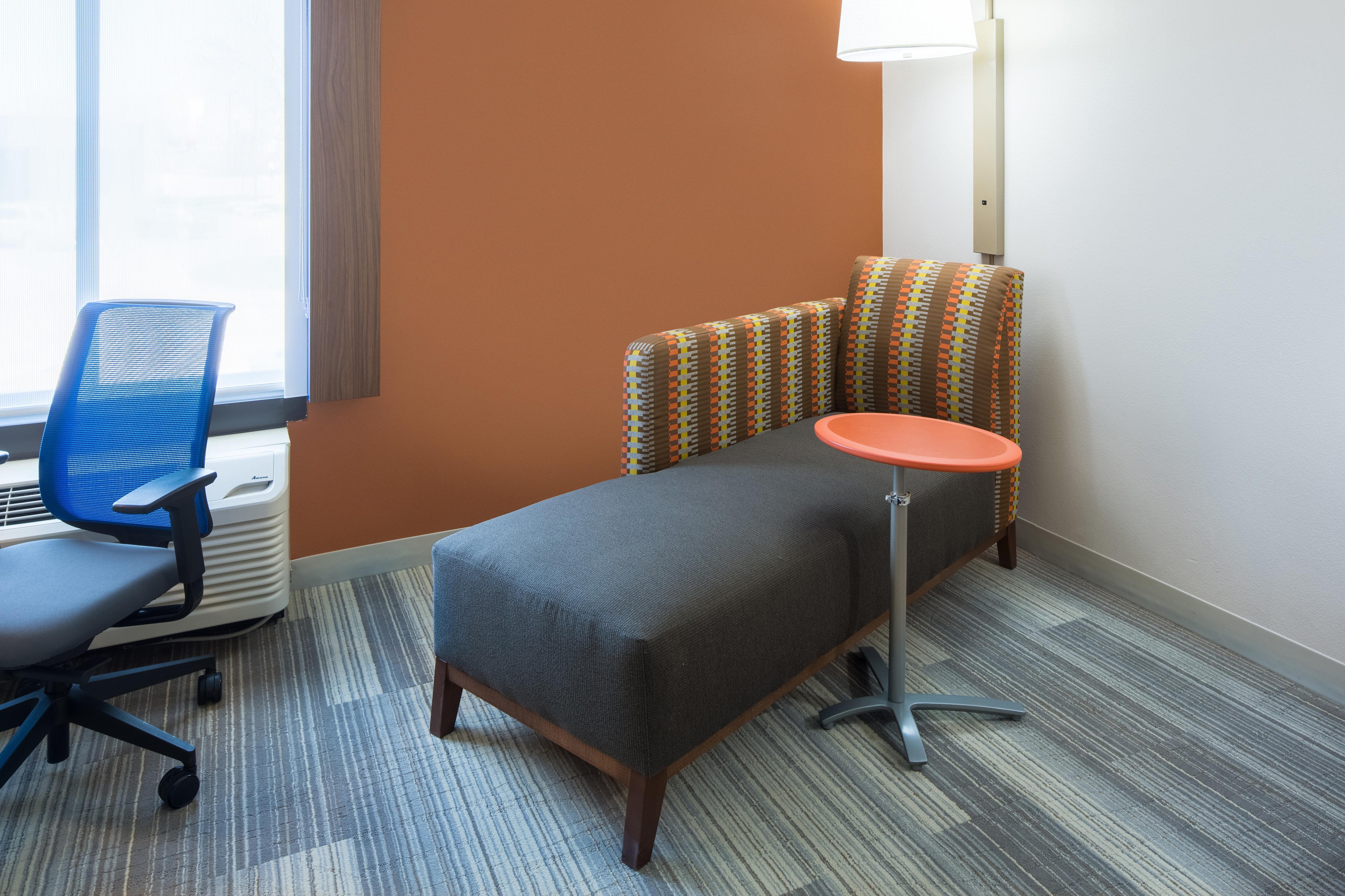 Holiday Inn Express Cedar Rapids - Collins Road By Ihg Buitenkant foto