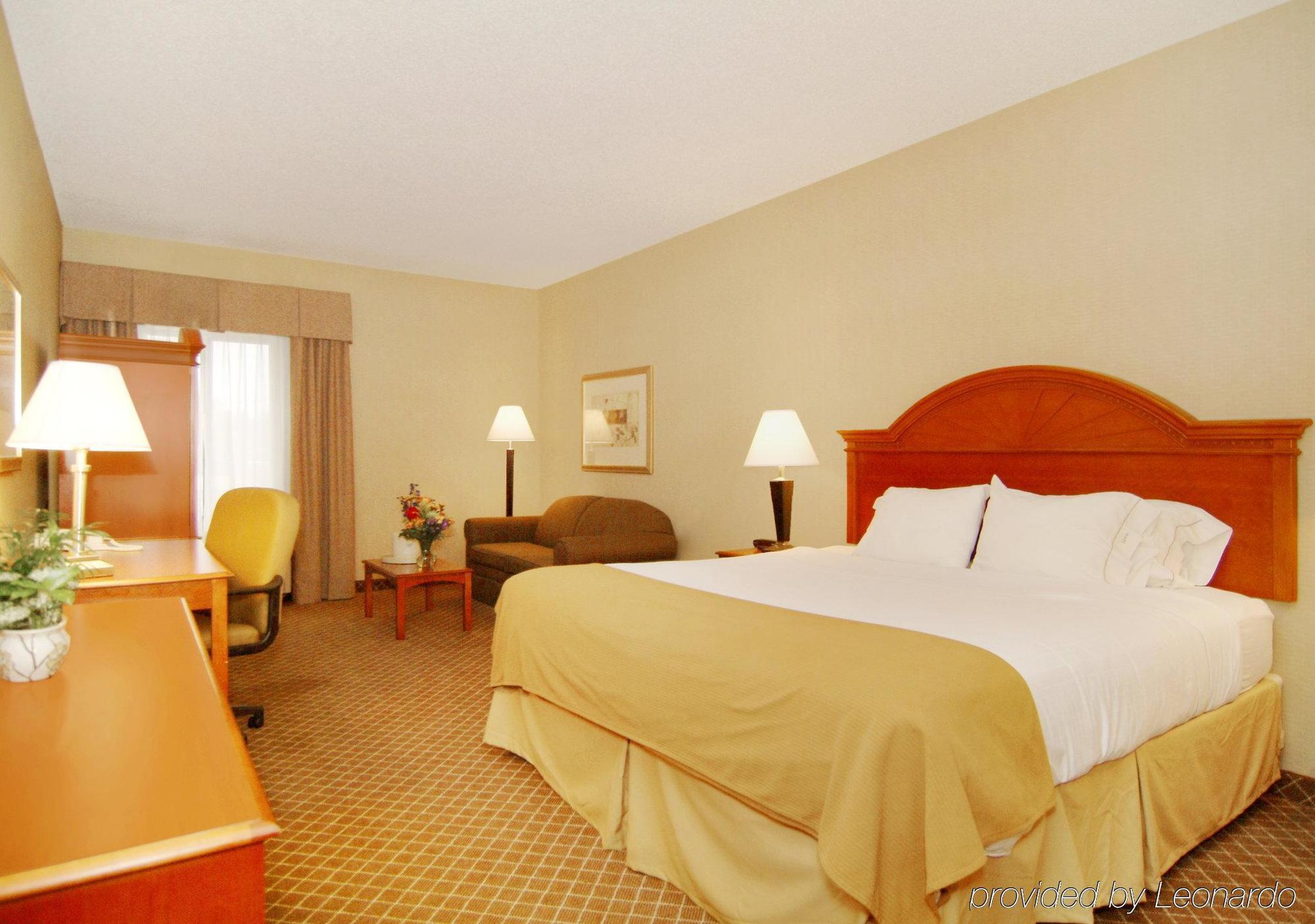 Holiday Inn Express Cedar Rapids - Collins Road By Ihg Buitenkant foto